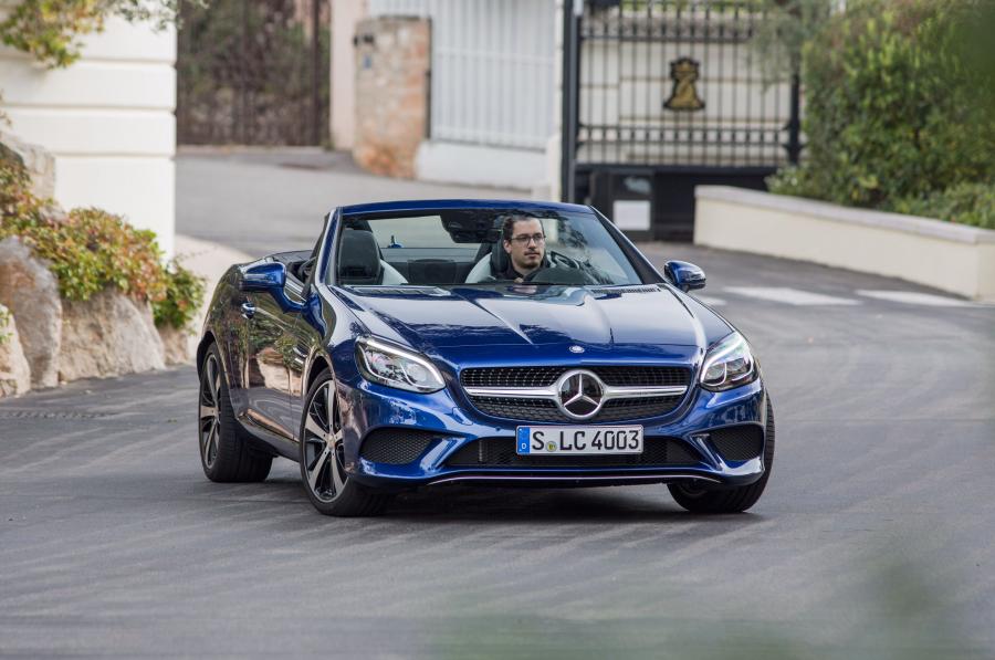  Mercedes-Benz SLC300 2016 года  (фото 1 из 22)